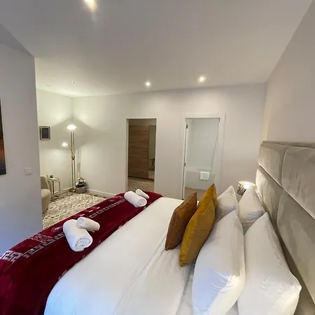 Oneluxstay Near