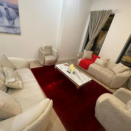Oneluxstay Near Apartment