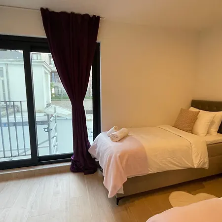 Oneluxstay Near Apartment *
